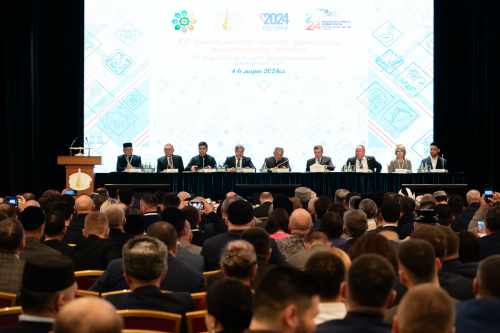 Пленарное заседание Всероссийского схода предпринимателей татарских сел проходит в Казани