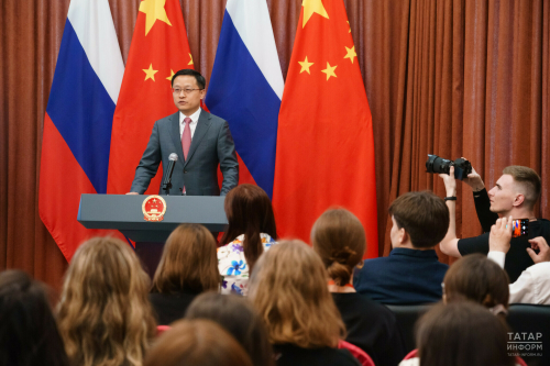 Сян Бо встретился с участниками конкурса «Молодые дипломаты» в Генконсульстве Китая