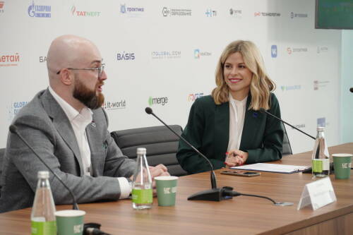 Пресс-конференция «Атом» о разработке первого отечественного серийного автокара