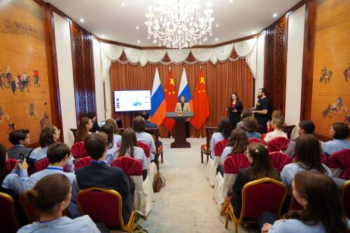 Генконсул КНР в Казани Сян Бо встретился с участниками республиканского конкурса «Молодые дипломаты»