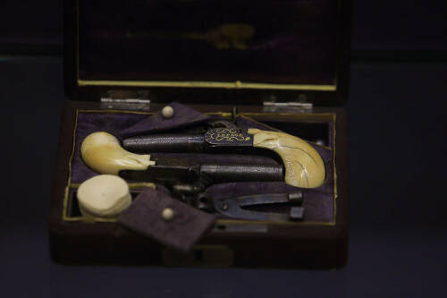 Выставка «Потайное оружие XVIII-XX веков» открылась в Пушечном дворе