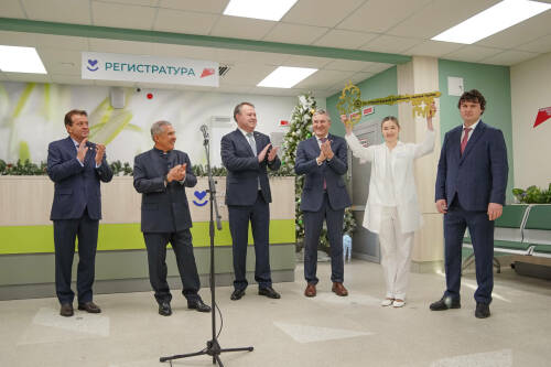 Две новые поликлиники в Казани открыл Раис Татарстана