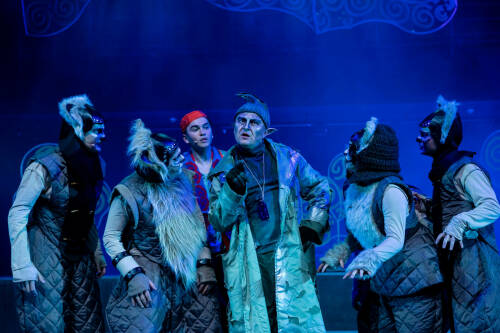 Уже завтра в театре Камала состоится премьера нового мюзикла-спектакля «Шурале. Не ждали?!» («Шүрәлене көттегезме?»). Сегодня состоялся предпоказ, на котором представители СМИ раньше других зрителей узнали, как дух леса вышел из депрессии после встречи с Былтыром.