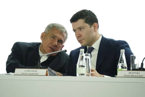 Рустам Минниханов принял участие в выставке и заседании коллегии Минпромторга Татарстана