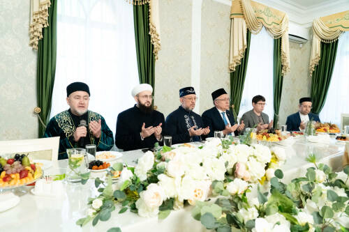 Медиа ифтар для журналистов организовало ДУМ РТ в мечети Марджани