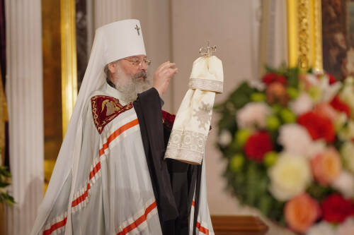 Митрополит Кирилл возглавил Пасхальную службу в соборе Казанской иконы Божией Матери