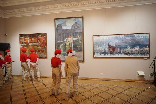 В казанской ратуше открылась выставка «Вечный огонь нашей памяти»