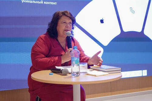 Журналистка Галина Сапожникова выступила с лекцией в Казани