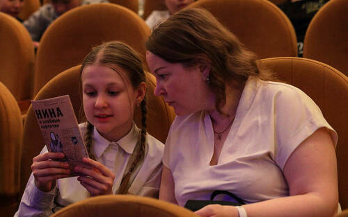 Спектакль «Нина и хлебные карточки» показали в Татарском ТЮЗе им. Кариева