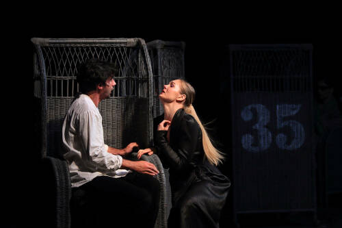 Александринский театр показал в Казани спектакль «Литургия Зеро»