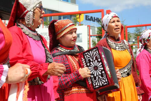 В Казани у здания «Татмедиа» прошел «Медиа-Питрау» с участием медиаорганизаций, жителей и гостей города