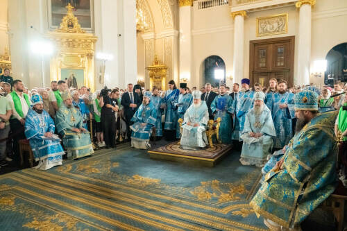 В Казанском соборе Богородицкого монастыря Патриарх Кирилл возглавил Торжественную Литургию