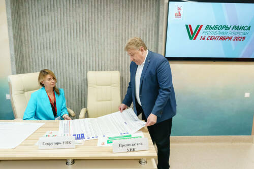 Председатель ЦИК Татарстана осмотрел избирательный участок в госпитале для ветеранов