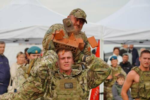 Патриотическая акция «Вступай в Армию Победы!» проходит в Казани в честь Дня республики