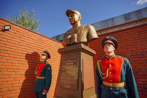 В Казани открыли памятник Герою России Сергею Чебнёву