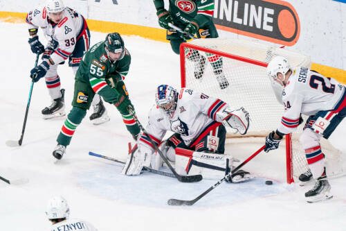 «Нефтехимик» обыграл «Ак Барс» в Казани