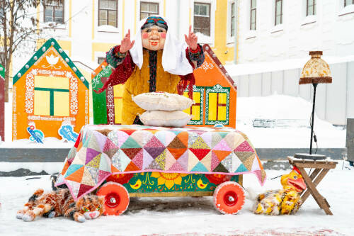 Спектакль «Сундук Абики» показали в рамках зимнего народного фестиваля «Курше»