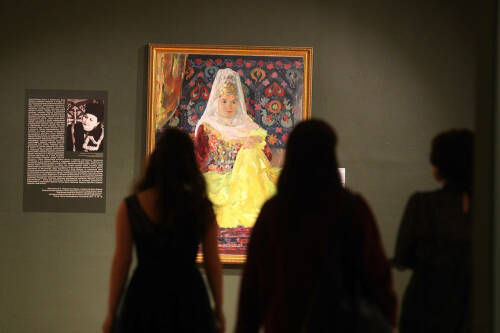 Вернисаж «Баки Урманче. Воспоминания, вышитые цветом» открылся в галерее «Хазине»