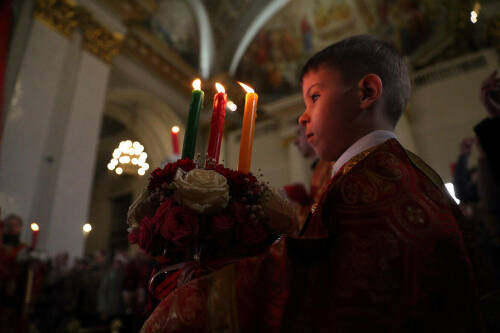 Митрополит Кирилл провел Пасхальное богослужение в соборе Казанской иконы Божией Матери