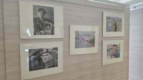 «В едином строю»: в Казани открылась выставка народной фотостудии