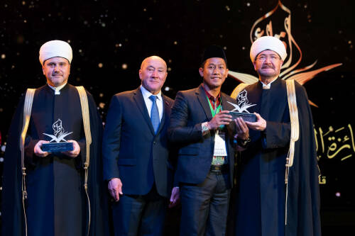 В театре им. Камала прошла торжественная церемония и финал Международной премии Священного Корана, которая объединяет лучших чтецов мира. Победителем Премии стал Имранул Карим из Индонезии.