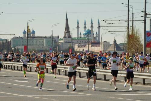 На Казанском марафоне стартовали забеги на дистанции 42.2 и 21.1 км