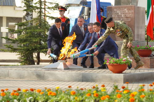 В парке Победы поселка Осиново прошла торжественная церемония «Храним огонь Победы»