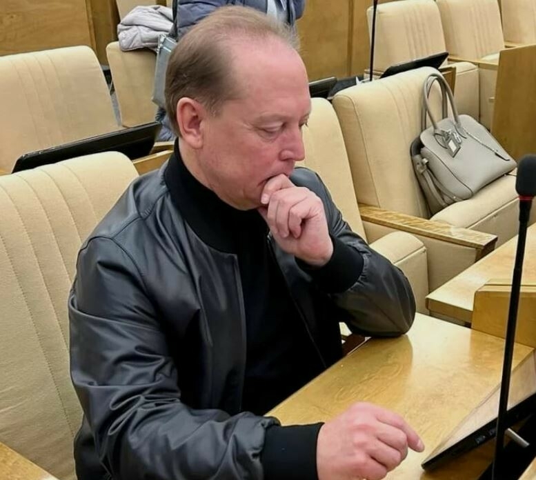 Экс-мэр Нижнекамска Айдар Метшин показал свое новое рабочее место