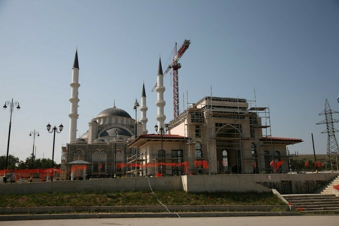 «Главная соборная»: репортаж со стройки самой большой мечети Крыма