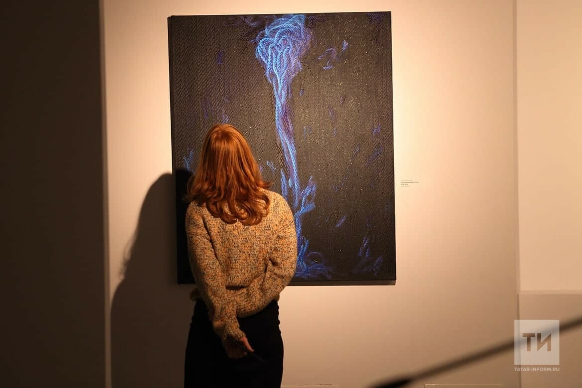 В Казани открылась выставка турецкого живописца, пиксели картин которого — веревки
