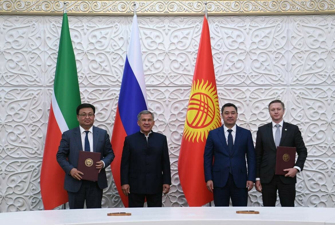 Минниханов в Кыргызстане: «КАМАЗы», Чингиз Айтматов и планы до 2023 года