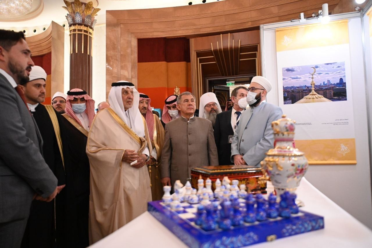 Президент РТ и правитель провинции Мекка осмотрели выставку «История ислама в России»