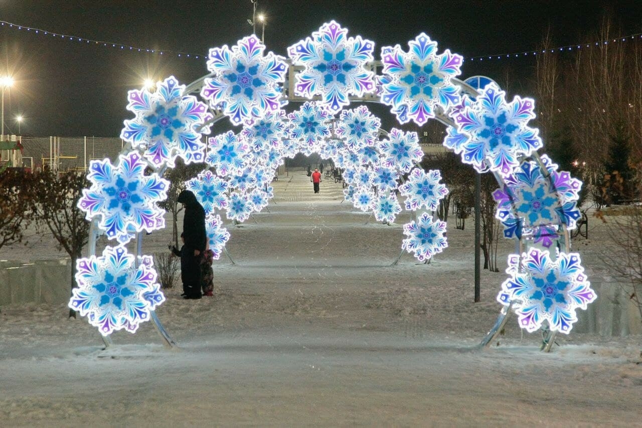 Парк «Солнечная поляна» первым в Нижнекамске получил новогоднее оформление