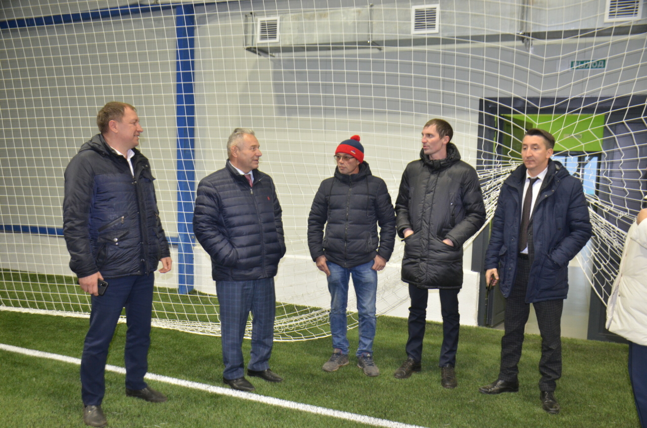 В Агрызском районе РТ готовится к открытию крытый футбольный манеж