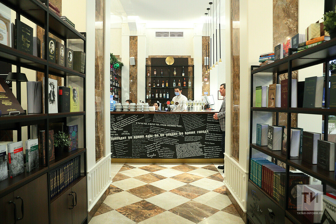 В Казани на улице Баумана заработал литературный ресторан «Китап club»