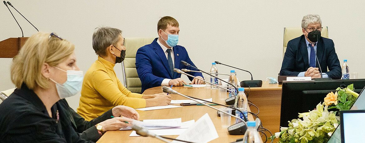 Мифы разбиваются о статистику: в Общественной палате РТ прошла встреча с антиваксерами