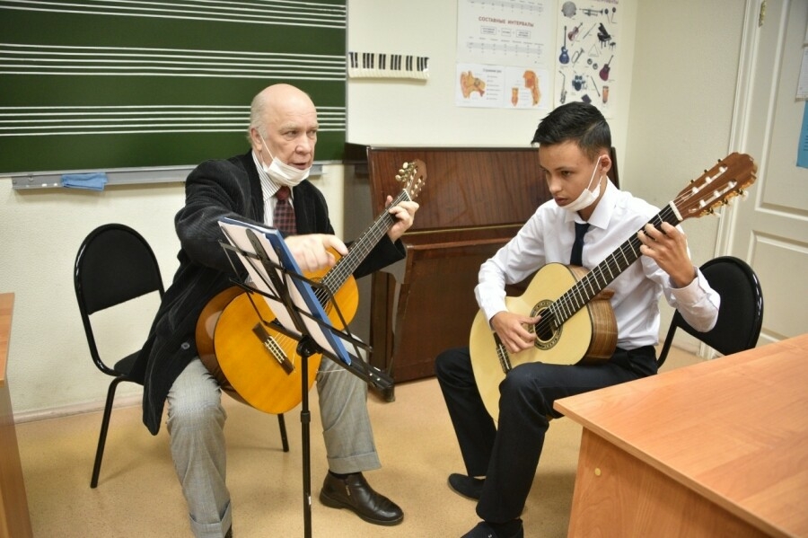 В музыкальную школу Нижнекамска по нацпроекту «Культура» закупили новые инструменты