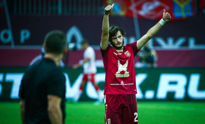 Кварацхелия может уйти в «Тоттенхэм» до 31 августа, его агент получит 30% от цены игрока