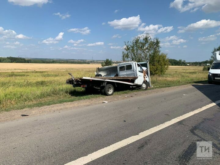 Один человек пострадал в столкновении фуры и «ГАЗели» на трассе М7 в Татарстане