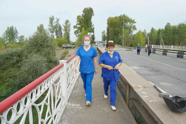 Медики Нижнекамска рассказали, как спасали людей по другую сторону моста через Зай