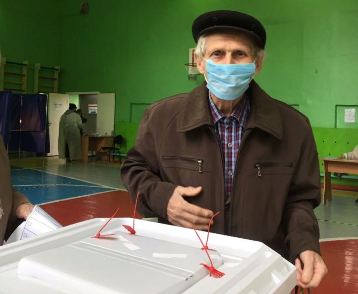 В Зеленодольске проголосовал участник Великой Отечественной войны Николай Левагин