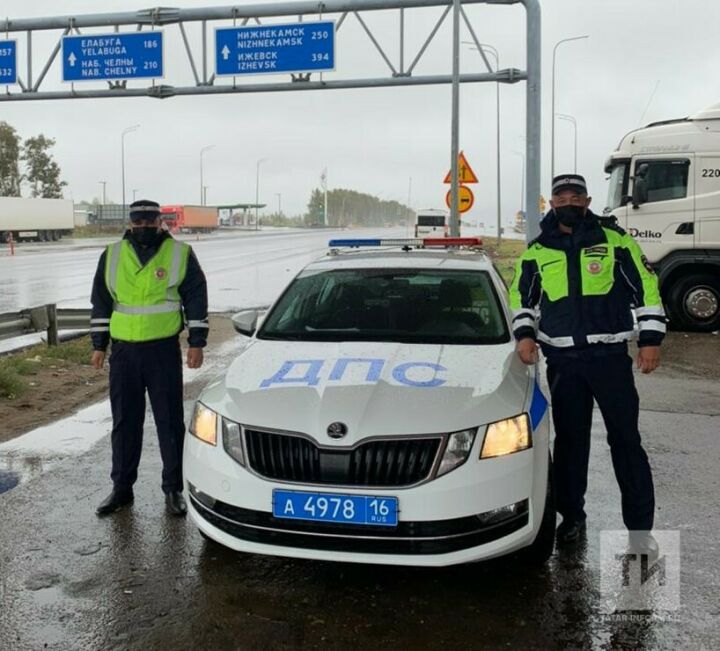 На трассе в РТ автоинспекторы помогли пожилому мужчине, который забыл, где живет