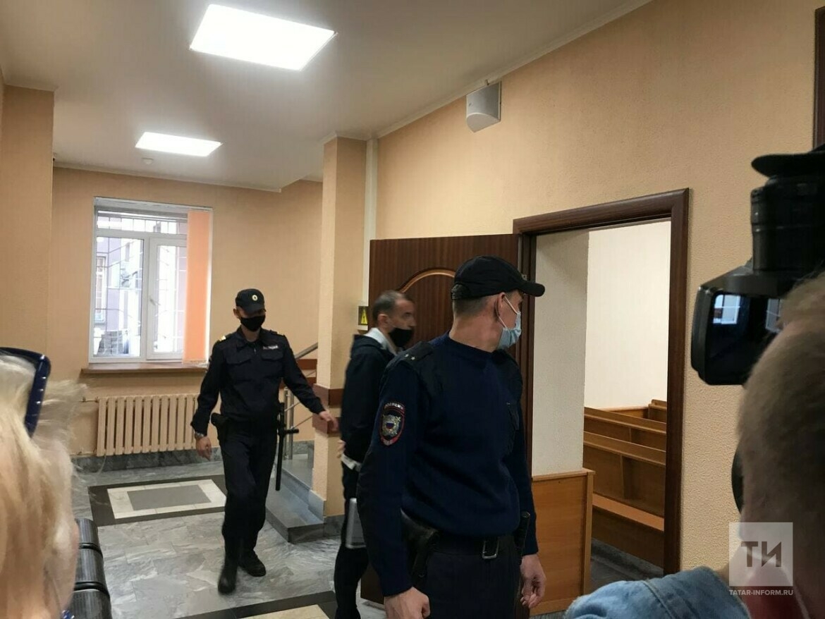 Свидетель по делу о взятке экс-главе ОП «Горки» не узнал свои подписи в протоколе допроса