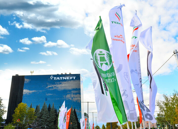 «Татнефть» устроила праздник в 9 городах Татарстана под «Би-2», «Кармен» и залпы салютов
