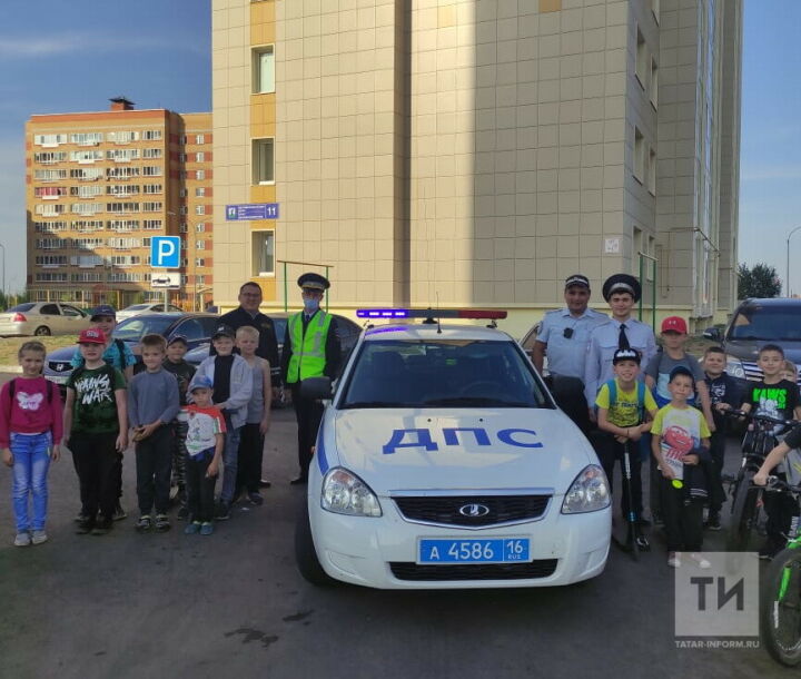В Татарстане автоинспекторы напомнили маленьким велосипедистам о безопасности на дороге