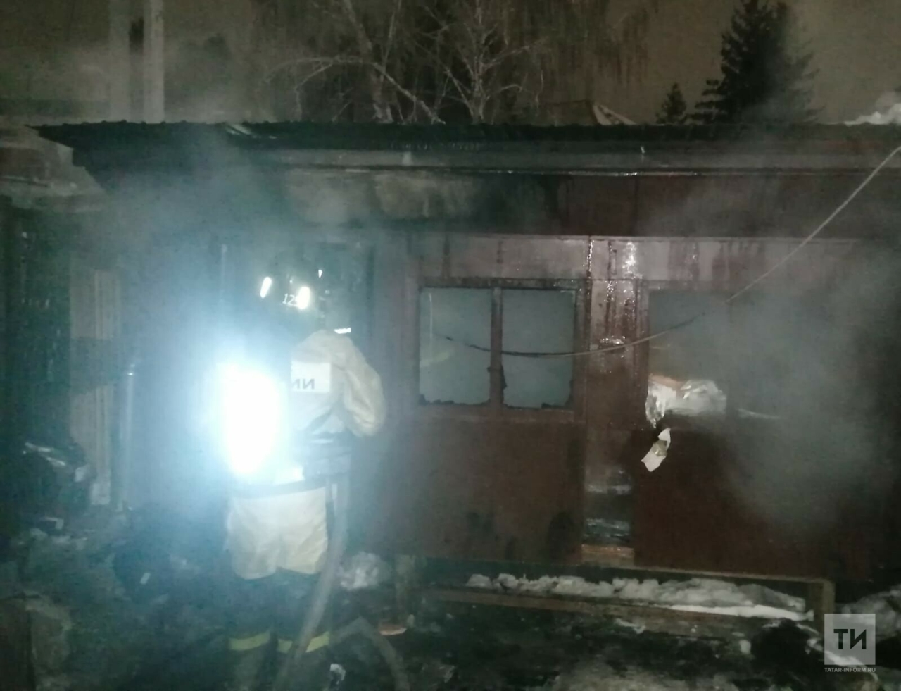 Мужчина пострадал на пожаре в курятнике в Нурлате, начавшемся из-за непотушенной сигареты