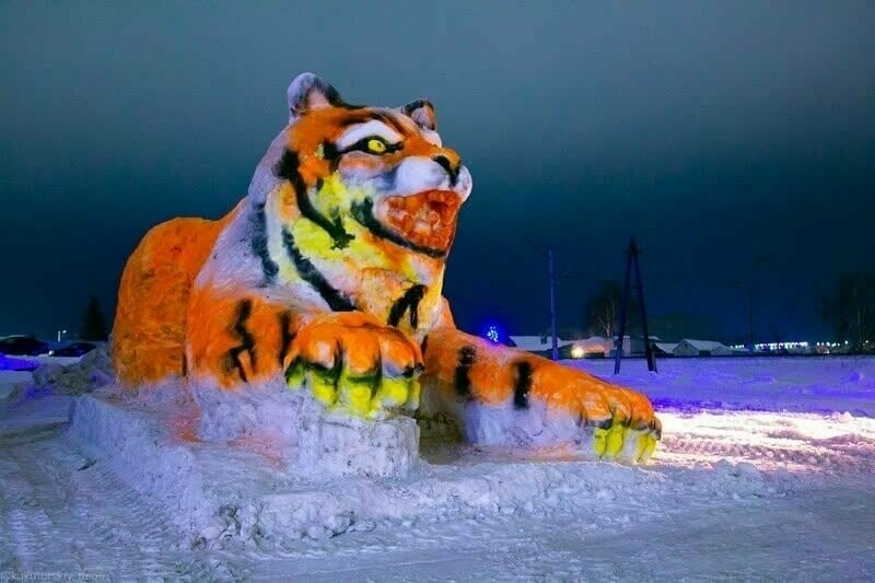 В Кукморе создали самую большую снежную фигуру тигра в Татарстане