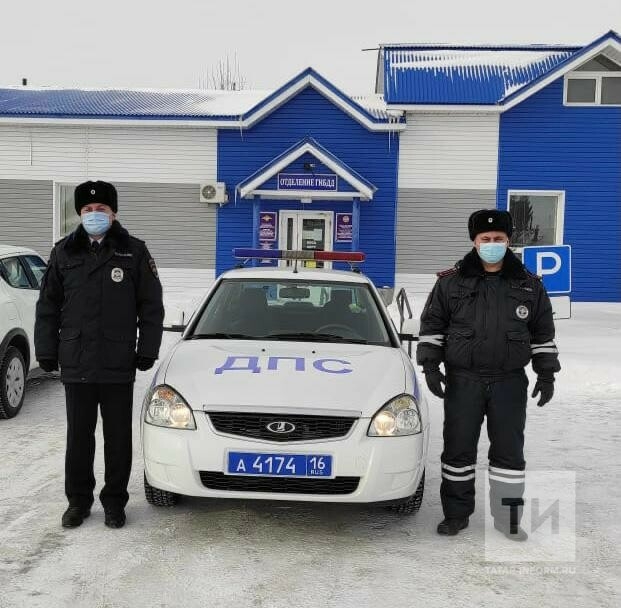 В Татарстане автоинспекторы реанимировали мужчину, которому внезапно стало плохо