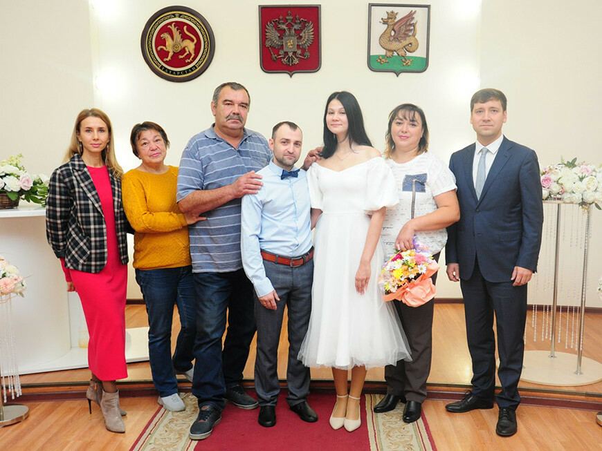 В Казани заключили «досрочный» брак мобилизованного и его невесты