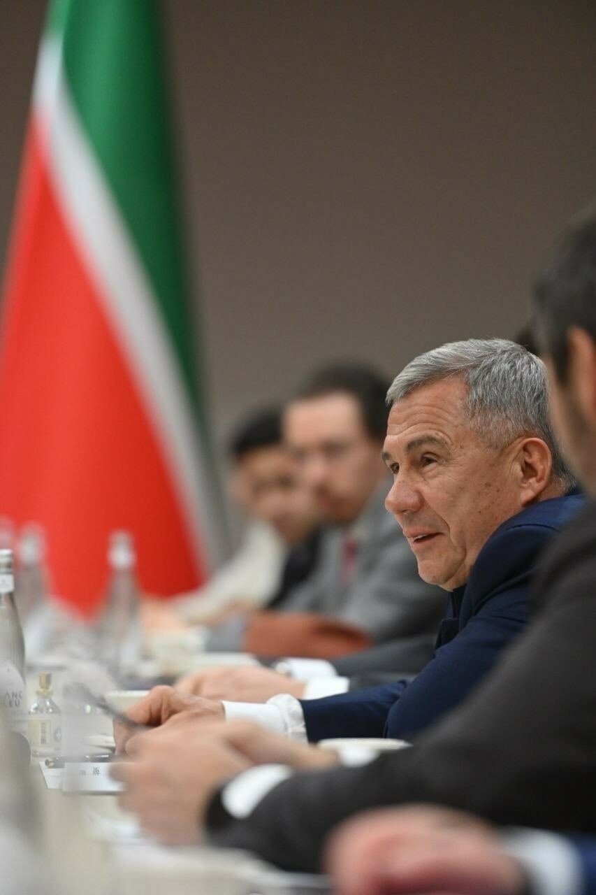 Минниханов обсудил вопросы сотрудничества с хокимом Ташкентской области